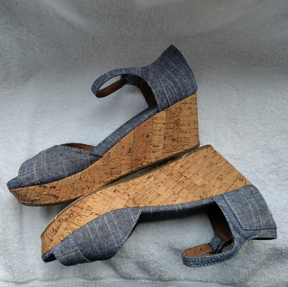 Toms | Chambray Blue Cork Wedge Buckle Platform Sandals Womens Size 7.5 - Picture 10 of 16